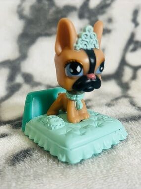 2008 Littlest Pet Shop French Bulldog #691 McDonald's Happy Meal Toy